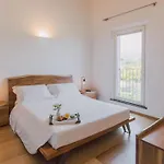 Villa Kimia 8, Emma