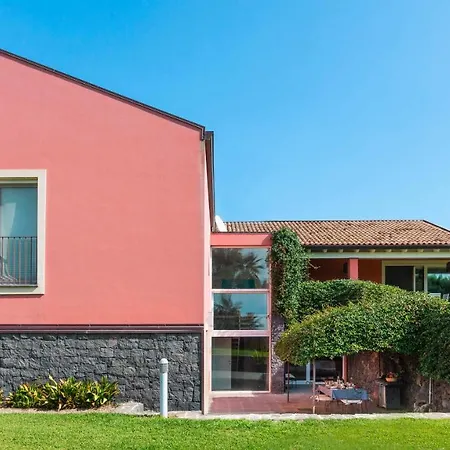 Villa Kimia 8, Emma Acireale